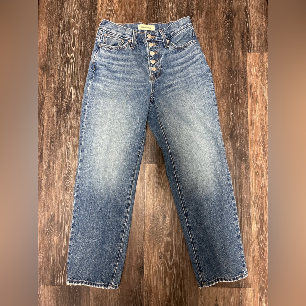 Madewell medium wash high waist perfect vintage straight leg jeans. Size 25P